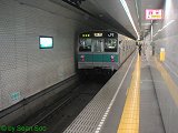 JR-203-train on Chiyoda Line