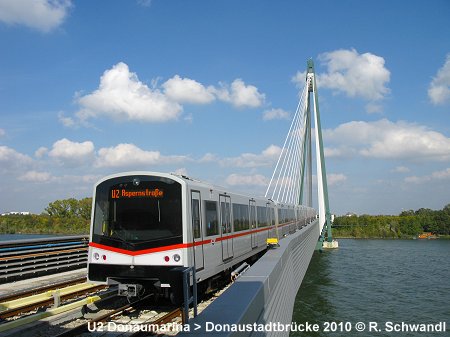 U2 Donaumarina > Donaustadtbrücke