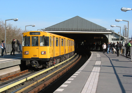 U-Bahnhof Hallesches Tor U1