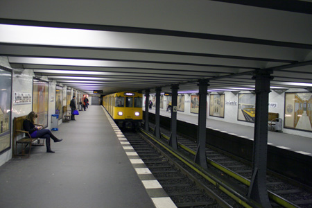 U-Bahnhof Sophie-Charlotte-Platz U2
