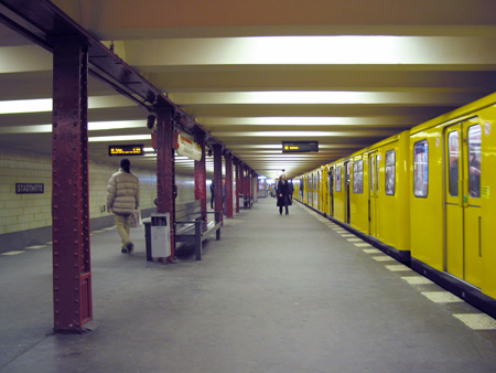 U-Bahnhof Stadtmitte U2