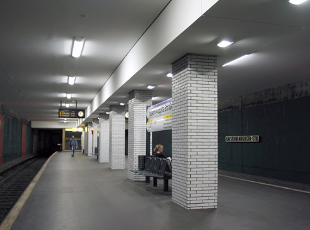 U-Bahnhof Kaiserin-Augusta-Straße