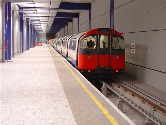 Piccadilly Line Heathrow Terminal 5 © B. Hardy