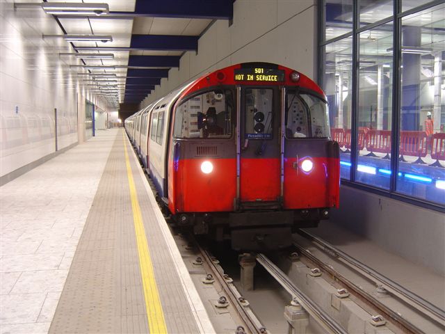 Piccadilly Line Heathrow Terminal 5 © B. Hardy